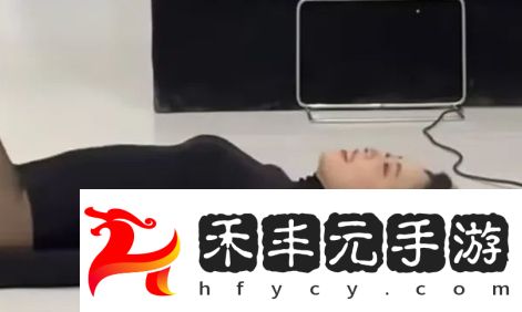 駱歆曬肯豆風(fēng)照片，灰色濾鏡更顯魅力，稱戀愛(ài)想被人寵，網(wǎng)友：想得美